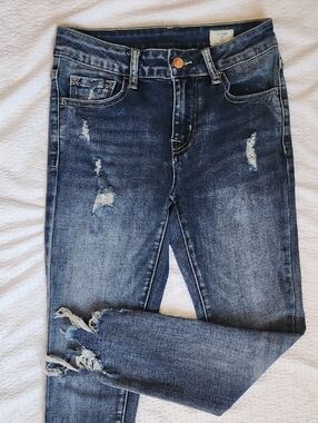 Bridge by GLY Mid Rise Ankle Skinny Crop Jeans Distressed Ripped Chewed Hem 24